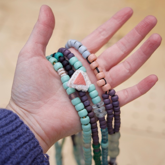 An Astrid Endeavor Handmade Leather Strand Glass Beaded Necklaces Set Of 4 - Picture 9 of 12